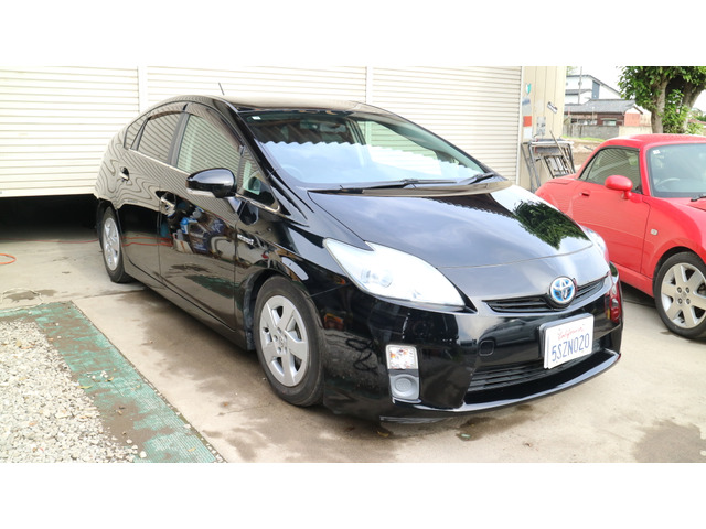 プリウス 1.8 L ナビ・Bカメラ・ローダウン