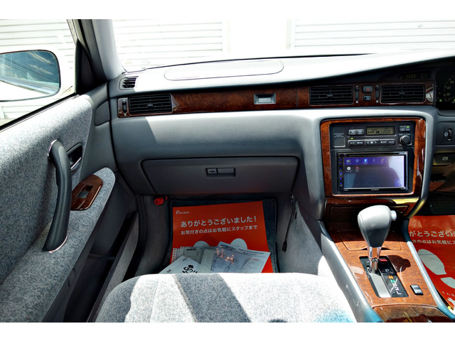 トヨタ クラウン 2.5 ロイヤルサルーン 新品WORK18インチアルミ 新品車