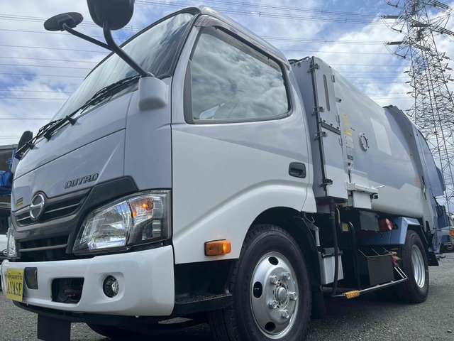 デュトロ 塵芥車 2t積プレス式パッカー車4.3立米AT