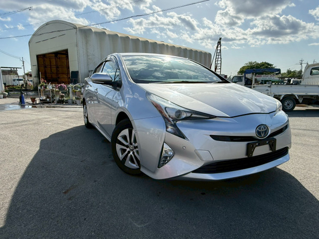 トヨタ プリウス 