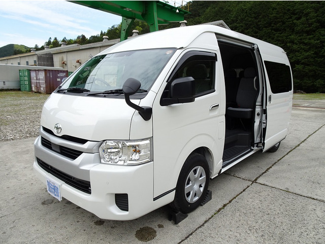 トヨタ ハイエースコミューター 2.8 GL ディーゼル 14人乗り 寒冷地 