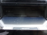 CD,DVD,SDカードスロットル。
