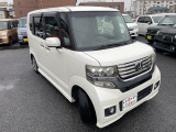 3ヶ月・3000kmの無料保証付きです。エンジン、ミッション等の修理の際に金額が大きくなりがちな箇所も無料修理で安心です。最大3年までの有料保証も取り扱っております。