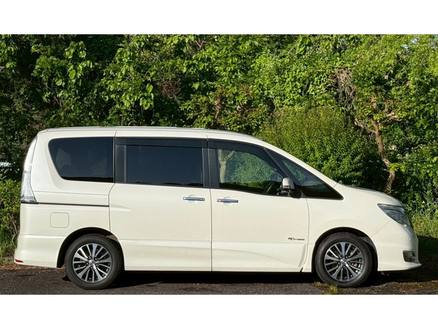 日産 セレナ 2.0 ハイウェイスター Vセレクション+Safety S-HYBRID の