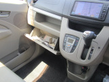 【しっかり整備を行えば、今の国産車は20万〜30万キロと走ります。各車両とも実際に見て頂き、エンジンをかけて頂ければお解かり頂けると思います。「この状態でこの価格は安いね!」と。】