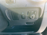 電動格納ミラー搭載です。