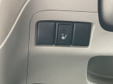 ★運転席シートヒーター付きで肌寒い時期でも安心♪お見逃し無く!!お問い合わせはTEL06-6430-1230 E-mail cars_genesis2007@yahoo.co.jpまで!!★