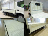 荷台内寸:312&times;160&times;38 三方開 スチールボディ 左右アオリ上部プロテクター 鳥居作業灯1個 アーム式PG/600kg付