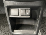 ★運転席シートヒーター付きで肌寒い時期でも安心♪お見逃し無く!!お問い合わせはTEL06-6430-1230 E-mail cars_genesis2007@yahoo.co.jpまで!!★