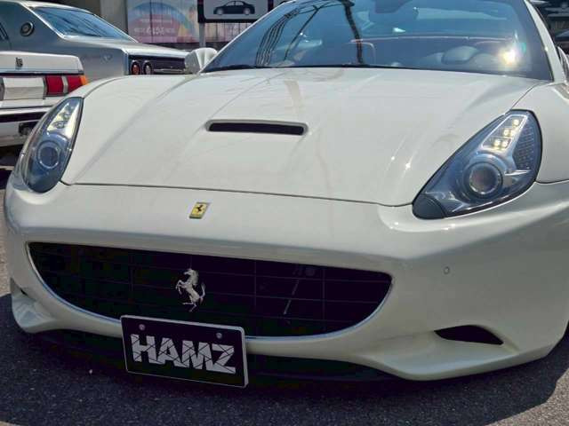 フェラーリ カリフォルニア30 F1 DCT 4独エアサス パワークラフト中間