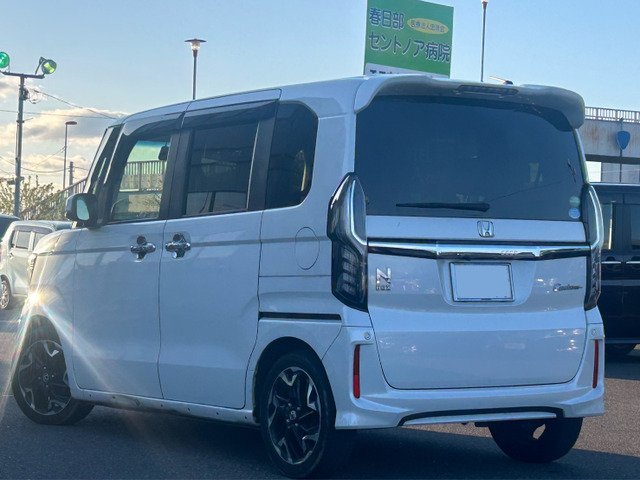 中古 Ｎ−ＢＯＸ DBA-JF3 右Fフェンダー G ホンダセンシング ホンダ N-BOXカスタム G EX ターボ ホンダセンシング の中古車詳細