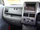 オーディオシステム[AM&FMラジオ/USB接続対応]や音声タイプETC車載器、スマートフォンホルダー、プライバシーガラスなどその他、オプション装備を含め充実の装備内容となっております!!