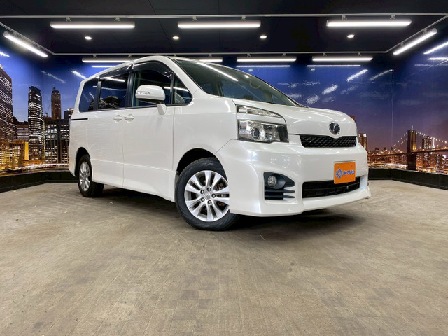 ヴォクシー2.0 ZS 4WD