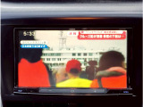 雨の日、雪の日に傘をさしながら中古車選びは嫌ですよね。当店なら安心。電話予約をいただければ屋根下へ移動しておきます。雨でも雪でもじっくりご覧いただけます。