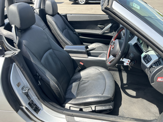  Z4 2.5 後期　今年度自動車税込み。 BMW Z4 ロードスター 2.5i 車検R9年12月/フルセグTV/黒レザー の中古車