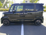 スライドドア下部に軽微な凹み有ります
