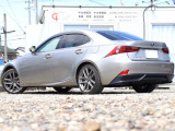 内外装の状態につきましては中古車となりますので経年劣化等による年式相応の使用感はありますが、年式と走行距離から鑑みましても良い状態を保っております。