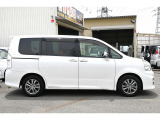 ☆★国家資格整備士在籍☆★ 整備のプロが常駐し、納車前点検からアフターフォローまで万全の体制を整えております!お車に関するお悩みや疑問点などがあれば、専門知識を持ったスタッフが丁寧にお答えします♪