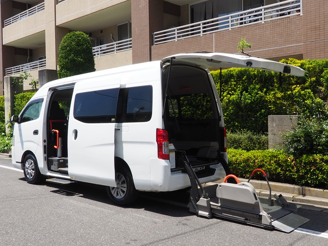 日産 NV350キャラバン 