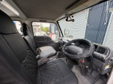 運転席、助手席新品シートカバー交換済みです。