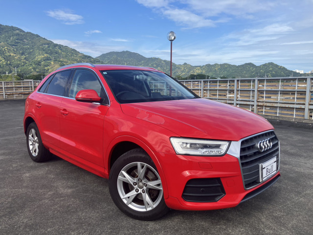 アウディ Q3 