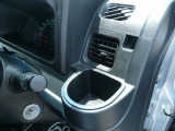 運転席側ドリンクホルダー☆取りやすい位置にあるので使い勝手がいいですよ!