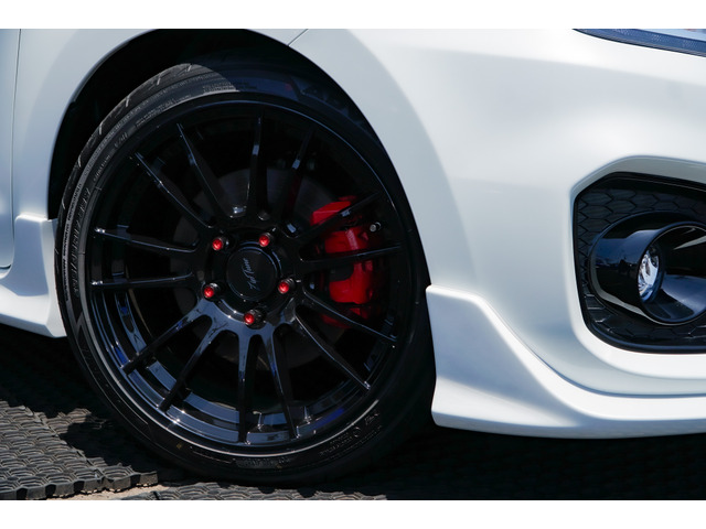 スズキ スイフト 1.4 スポーツ ZC33S ファイナル エディション 新品 車