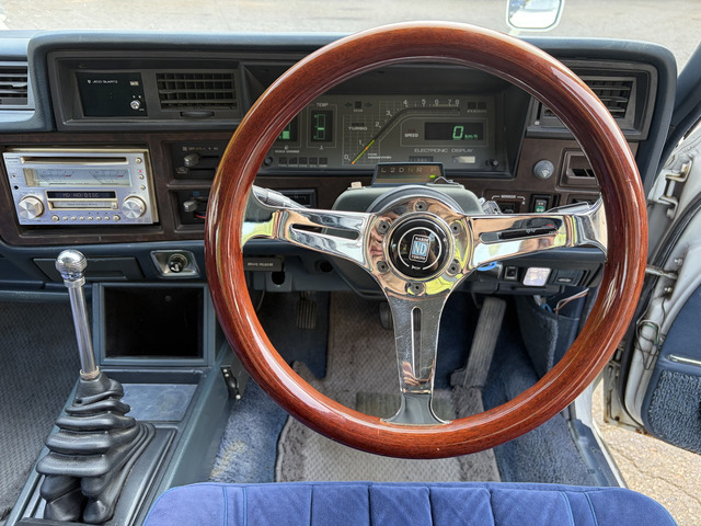 トヨタ クラウン スーパーサルーン の中古車詳細 (120,000km, ホワイト トヨタ クラウン スーパーサルーン の中古車詳細 (120,000km, ホワイト