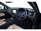 XC60 リチャージ アルティメット T6 AWD PHEV エアサスペンション 4WD 新車保証/トッ...