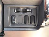 ETC車載器は運転席脇にビルトインされてます。手が届きやすい位置なのでカードの出し入れもし易いです。