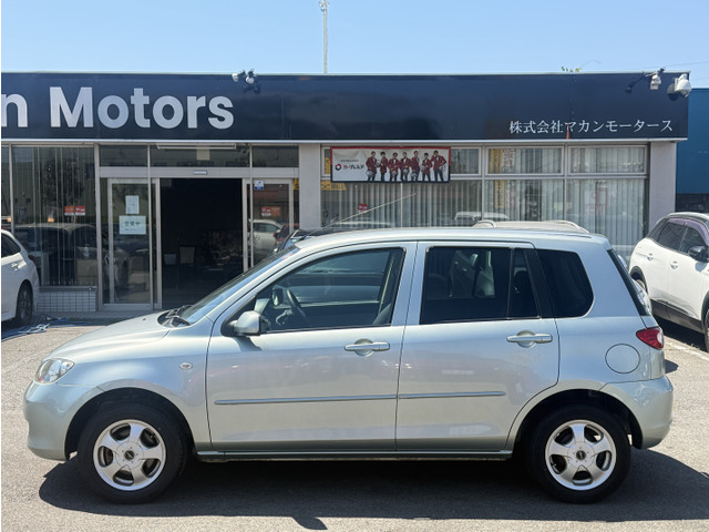 マツダ デミオ 1.3 カジュアル 5速MT の中古車詳細 (10,700km