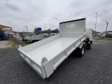 車両右側後方:スライドスムーズです!👍 荷台は目立つ凹凸無しです!塗装済で汚れも無しです!アオリにも目立つ傷なく、比較的状態の良い外装です🤗✨