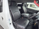 【運転席】おしゃれなシートカバー付き!