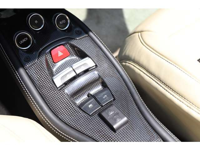 フェラーリ 458スパイダー F1 DCT 4輪リフター カーボンリップ