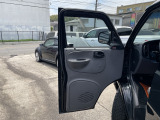 程度が悪い車が安いのは当たり前です。当店はコストを安く!薄利多売価格設定でお客様が良質安価な車両に出会える事にこだわっております。少し年式が古くても程度の良い車両は沢山あります!