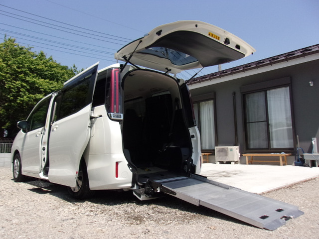 トヨタ ノア 