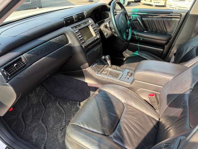 トヨタ クラウンアスリート 2.5 V サンルーフ黒革シート の中古車詳細