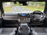 距離と年式のわりには内外装なかなか綺麗ですよ!19万キロ越えの車体とは到底思えないくらいで、匂いもなく結構気持ちよくお使いいただけると思います。