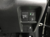 【自社整備工場完備】 自社整備工場を完備しており、納車前は徹底整備後お渡しとなります。自社工場だからこそ時間をかけれる。自社工場だからこそきめ細かい整備を。自社工場だからこそ出来る事があります。