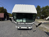 キャビン屋根:屋根に目立つ凹凸や傷なしです!走行距離3万㎞台と少なく、年式もH27ですので、比較的綺麗な外装です👍いすゞエルフ平ボディ車両長さ607㎝幅190㎝高さ220㎝他