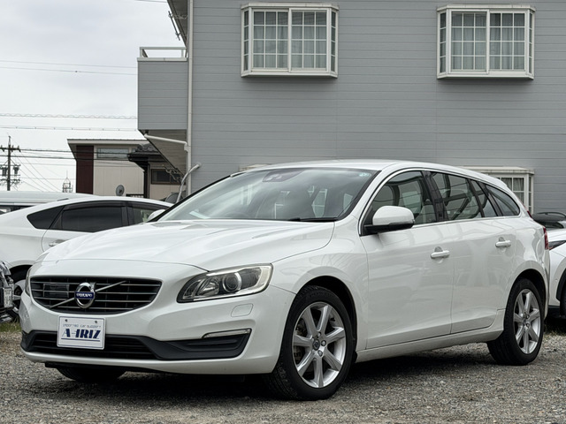 V60D4 SE ディーゼルアイシン8速オートマ ナビ バックカメラ
