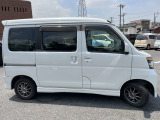 自動車保険もご相談ください。当店は三井住友海上、あいおいニッセイ同和損保の代理店です。保険担当が万一の際は連携を取って迅速にご対応致します。代車・レンタカーもご用意できますのでご安心ください。