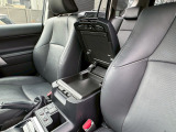 衝突被害軽減ブレーキや全周囲カメラ等の安全装備搭載車の取扱実績多数。後席モニター・フルセグTV・ドラレコ・Bluetoothオーディオ等、店頭にない人気の装備が付いたお車の注文販売も対応します。