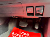 【全車標準リセット納車】追加費用なしでバッテリー・オイル・ワイパーゴムを新品交換。さらに車内クリーニングと専用オゾン装置にて殺菌・脱臭を行い、ニオイを除去してご納車します。