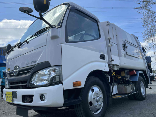 デュトロ 塵芥車 2t積み巻込み式パッカー車4.4立米