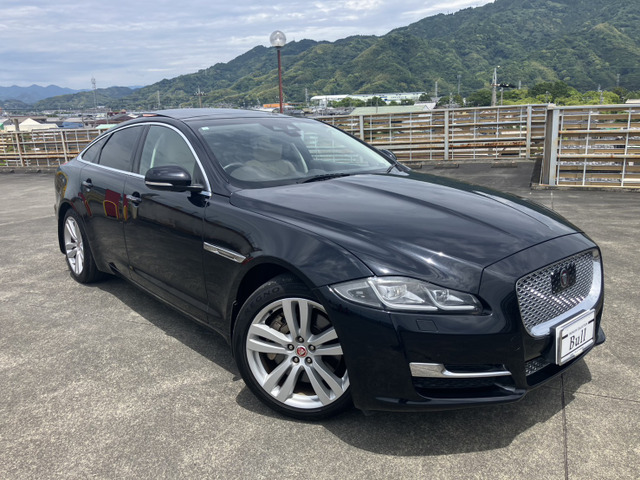 XJ XJ 3.0 ラグジュアリー 