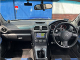 H18年式 スバル インプレッサ WRXが入庫しました。鷹目モデルのF型になります。人気のWRブルーマイカ。カスタムもされておりますかっこいい1台になっております。