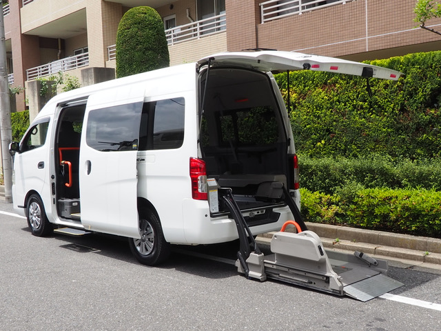 日産 NV350キャラバン 