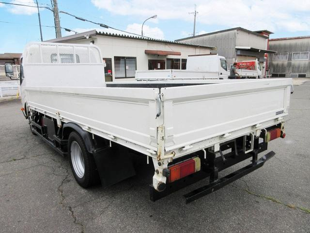 日野 デュトロ 平ボディ 標準ロングボディ 3方開 MT の中古車詳細