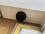 FFヒーターの吹き出し口は足元にあるので全体が暖まります!